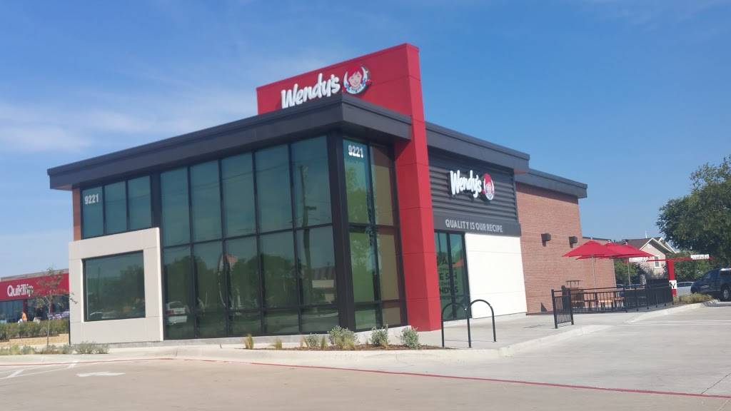 Wendys | restaurant | 9221 Benbrook Blvd, Benbrook, TX 76126, USA | 8173493905 OR +1 817-349-3905