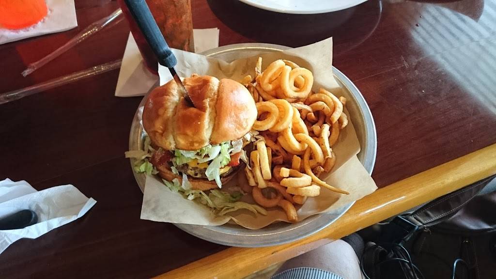 Hooters | restaurant | 6426 E 82nd St, Indianapolis, IN 46250, USA | 3175771477 OR +1 317-577-1477