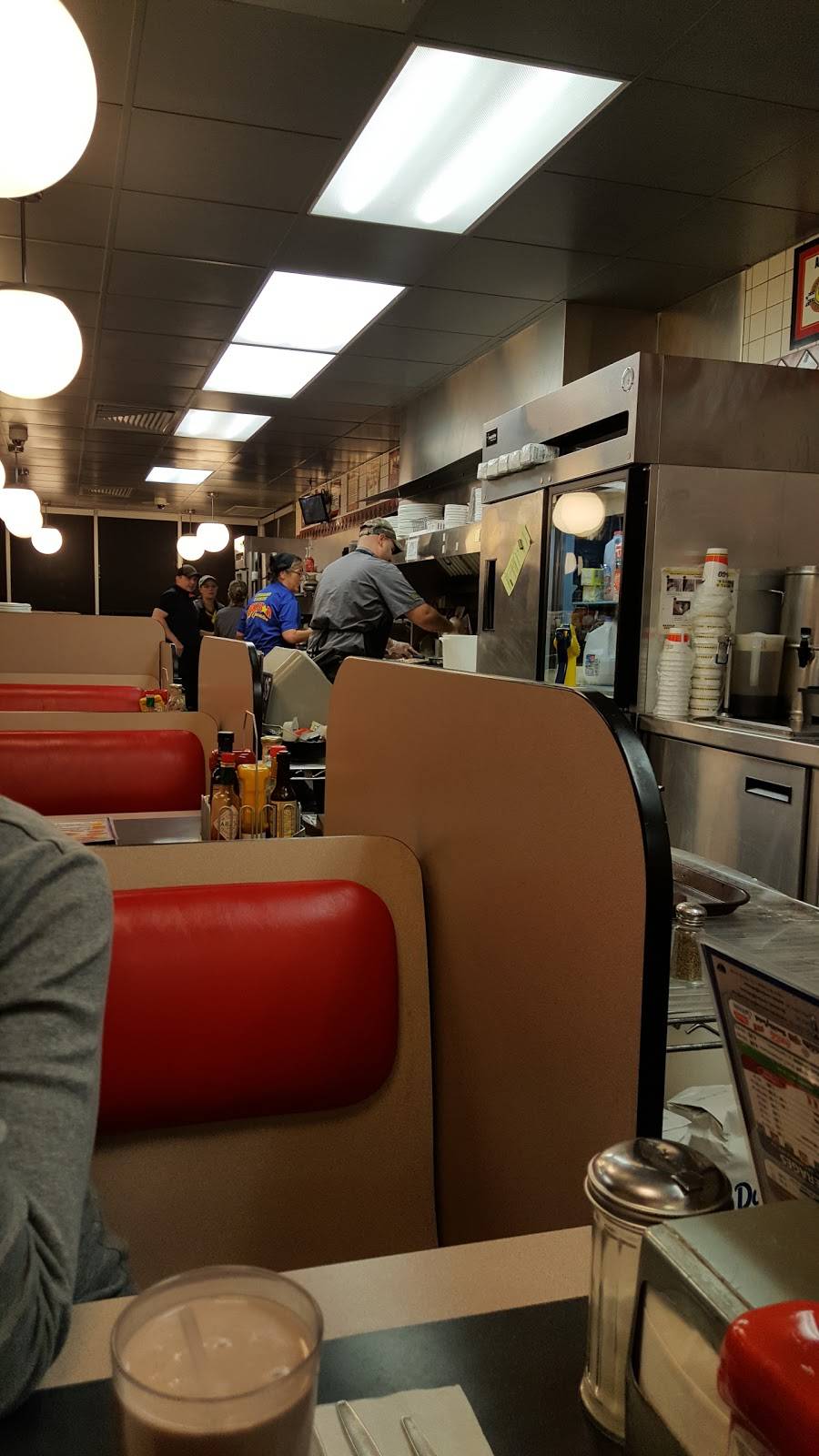 Waffle House | meal takeaway | 1640 Highway 138, GA-138, Loganville, GA 30052, USA | 7707868170 OR +1 770-786-8170