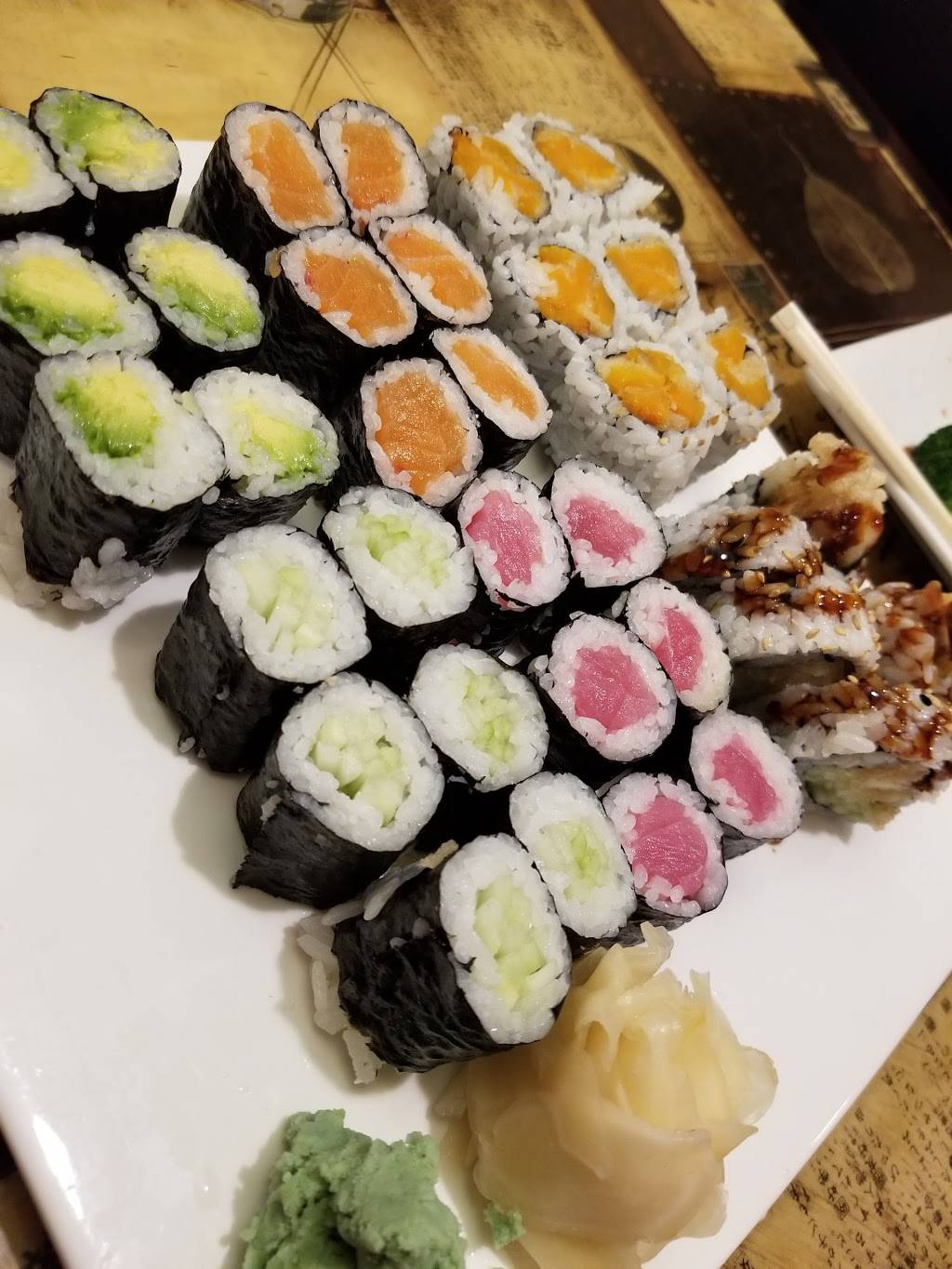 Sakana | restaurant | 68 N Broadway, Hicksville, NY 11801, USA | 5169337673 OR +1 516-933-7673