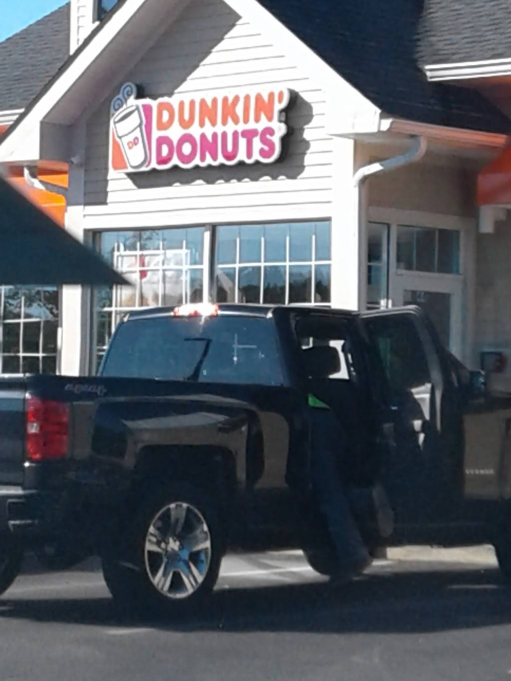 Dunkin | bakery | 41 Nashua Rd, Londonderry, NH 03053, USA | 6034371612 OR +1 603-437-1612