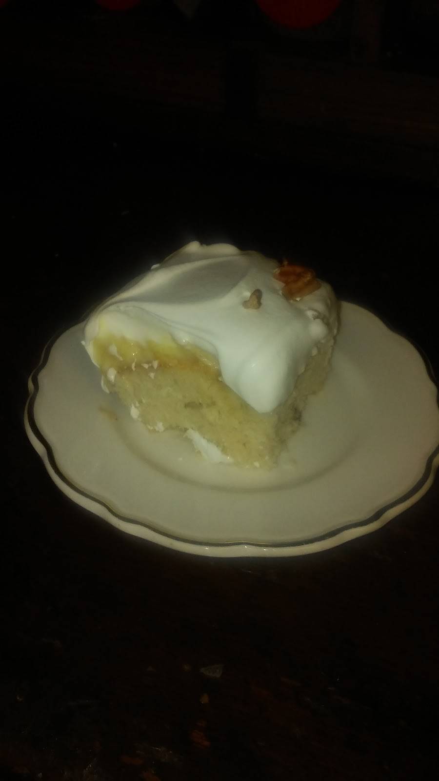 Hidden Garden Antiques & Tea Room | bakery | 116 N Illinois St, Chrisman, IL 61924, USA | 2172512636 OR +1 217-251-2636