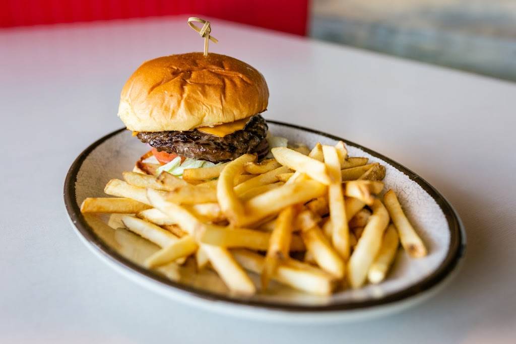 Charlies Chili Restaurant | cafe | 102 Mc Fadden Pl, Newport Beach, CA 92663, USA | 9496757991 OR +1 949-675-7991