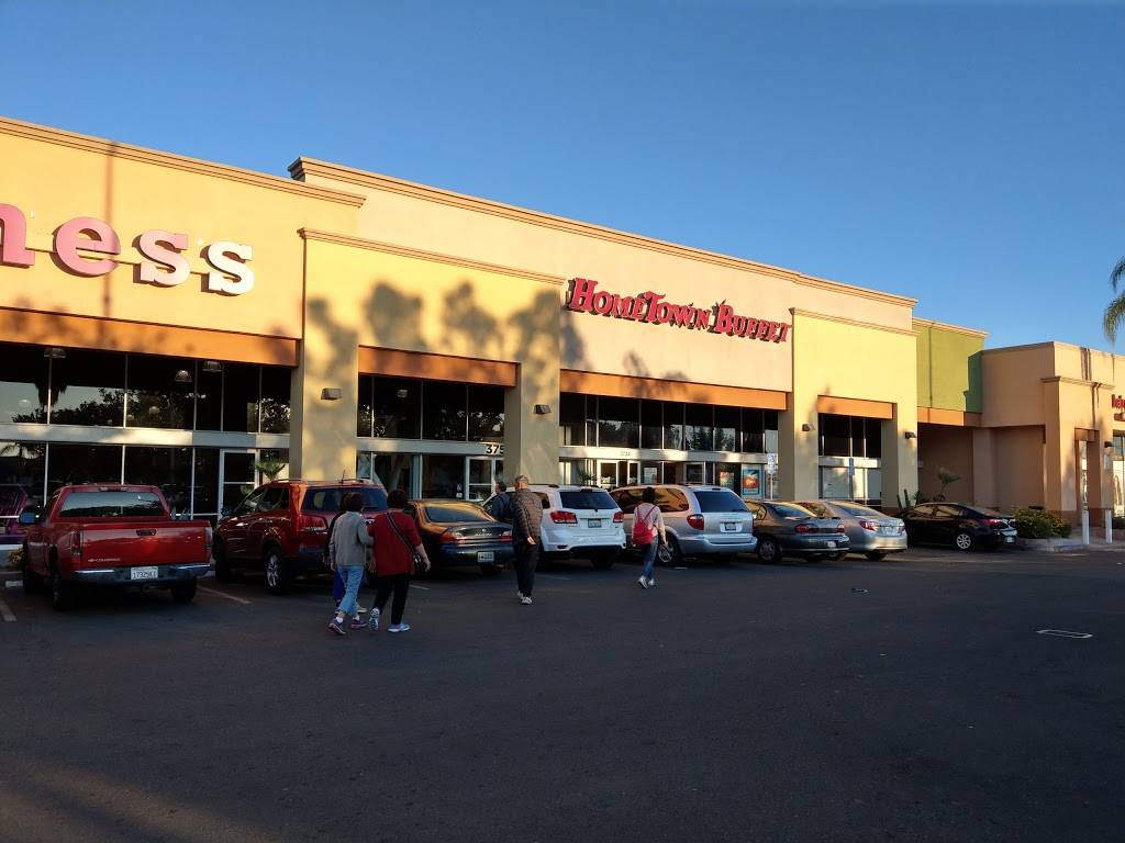 HomeTown Buffet | restaurant | 3744 N Blackstone Ave, Fresno, CA 93726, USA | 5592210444 OR +1 559-221-0444