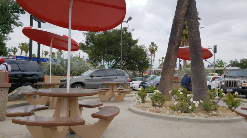 In-N-Out Burger | restaurant | 2505 S Garey Ave, Pomona, CA 91766, USA | 8007861000 OR +1 800-786-1000