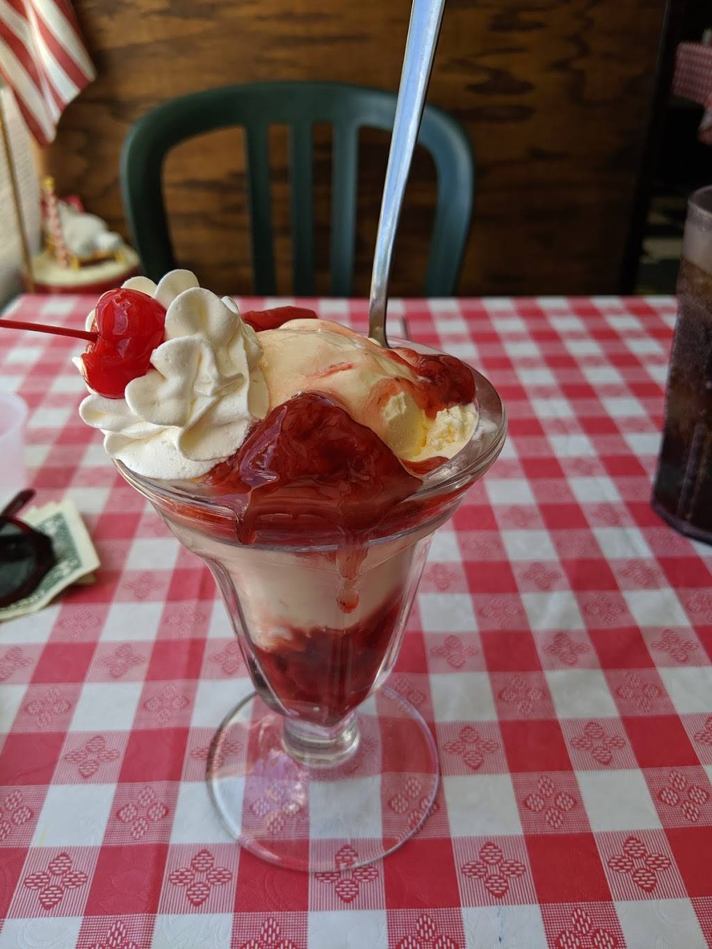 Vinnies Pizzeria | restaurant | 349 W Venice Ave, Venice, FL 34285, USA | 9414887600 OR +1 941-488-7600