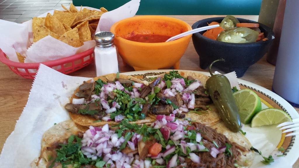 Taqueria El Cabrito | restaurant | 1100 S 11th St, Milwaukee, WI 53204, USA | 4143859000 OR +1 414-385-9000