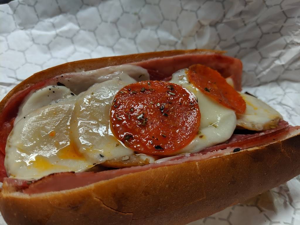 Derosiers | restaurant | 120 Main St, Freeport, ME 04032, USA | 2078656290 OR +1 207-865-6290