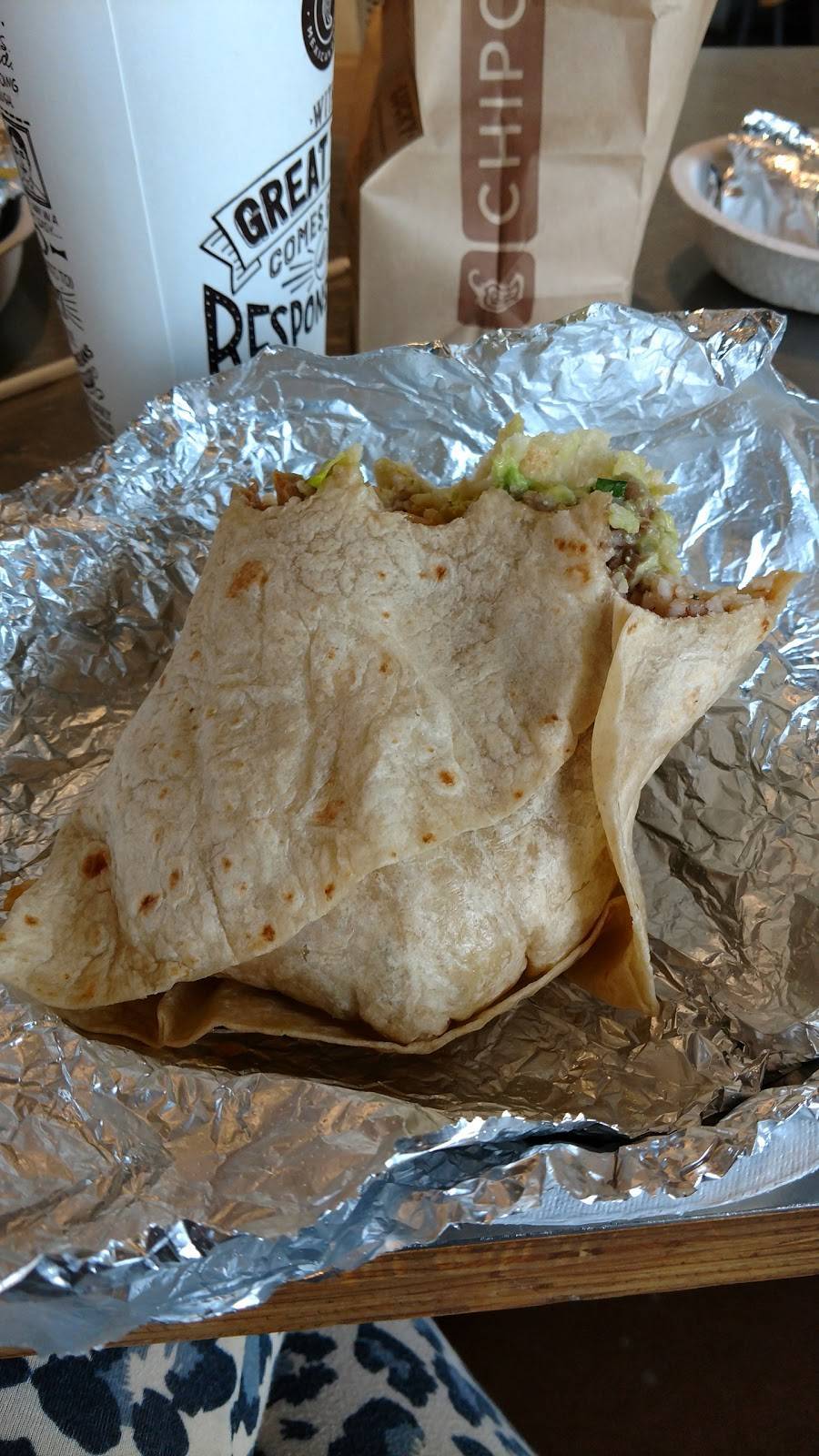 Chipotle Mexican Grill | restaurant | 3039 W Peoria Ave Ste C105, Phoenix, AZ 85029, USA | 6029445060 OR +1 602-944-5060