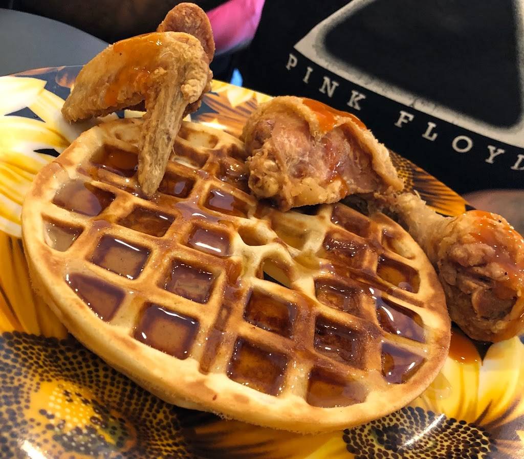 CALL ME CAKE SOUL FOOD | restaurant | 450 S Buffalo Dr #115 114, Las Vegas, NV 89145, USA | 7025707780 OR +1 702-570-7780