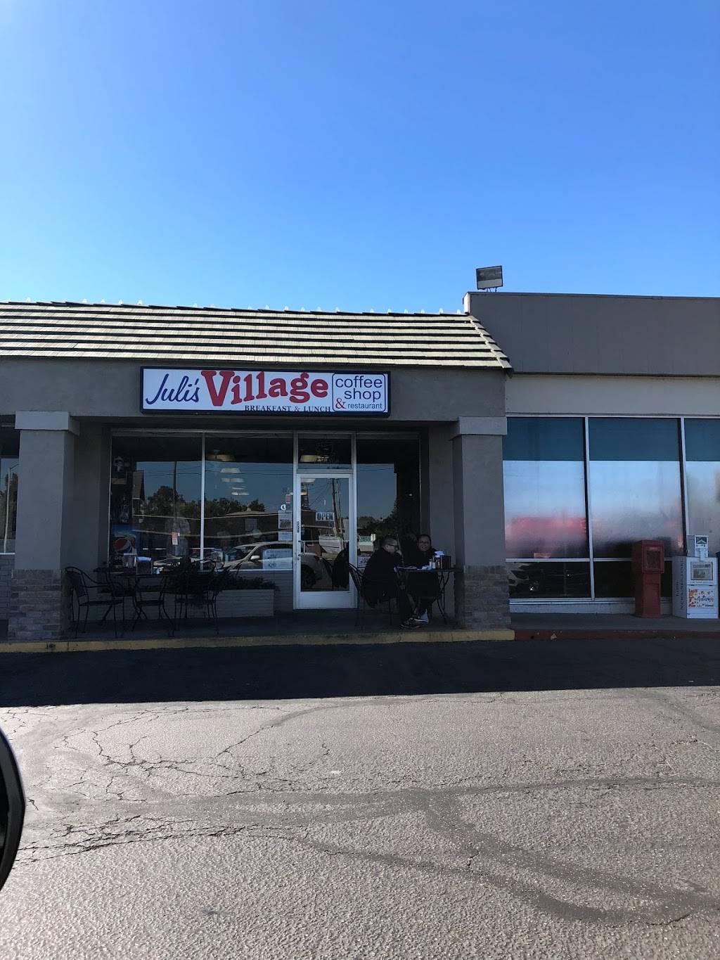 Village Coffee Shop | restaurant | 416 W Lodi Ave, Lodi, CA 95240, USA | 2093681929 OR +1 209-368-1929
