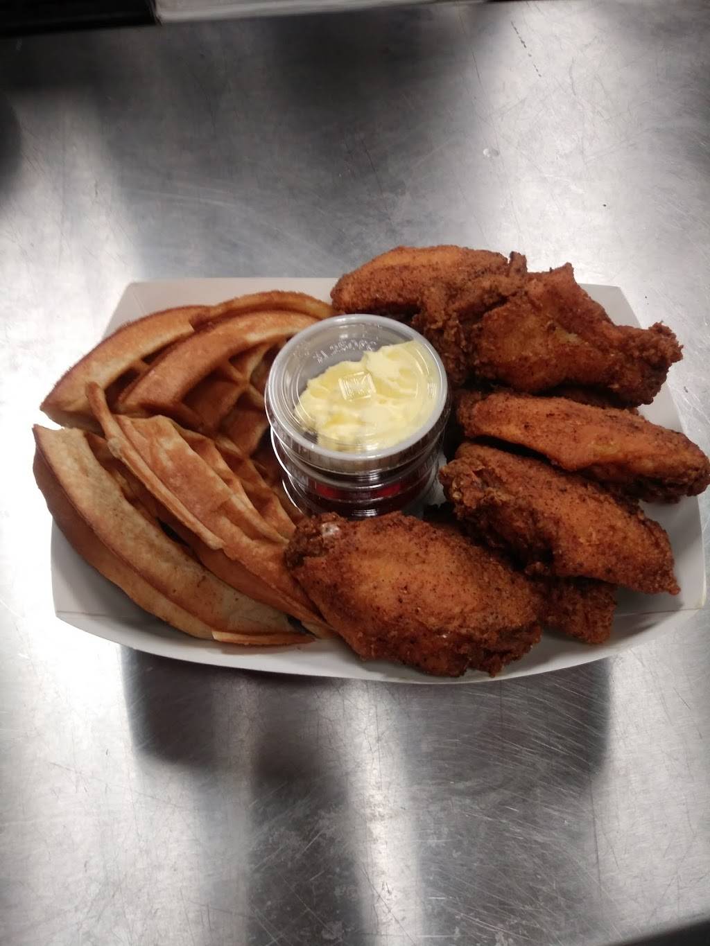 Rios Chicken & Fish | restaurant | 2349 Lakeland Dr, Dallas, TX 75228, USA | 4699178780 OR +1 469-917-8780