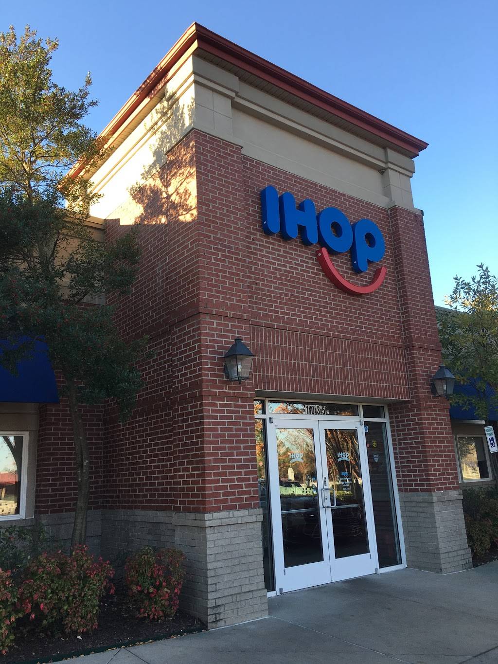 IHOP | restaurant | 1035 W Poplar Ave, Collierville, TN 38017, USA | 9018548894 OR +1 901-854-8894