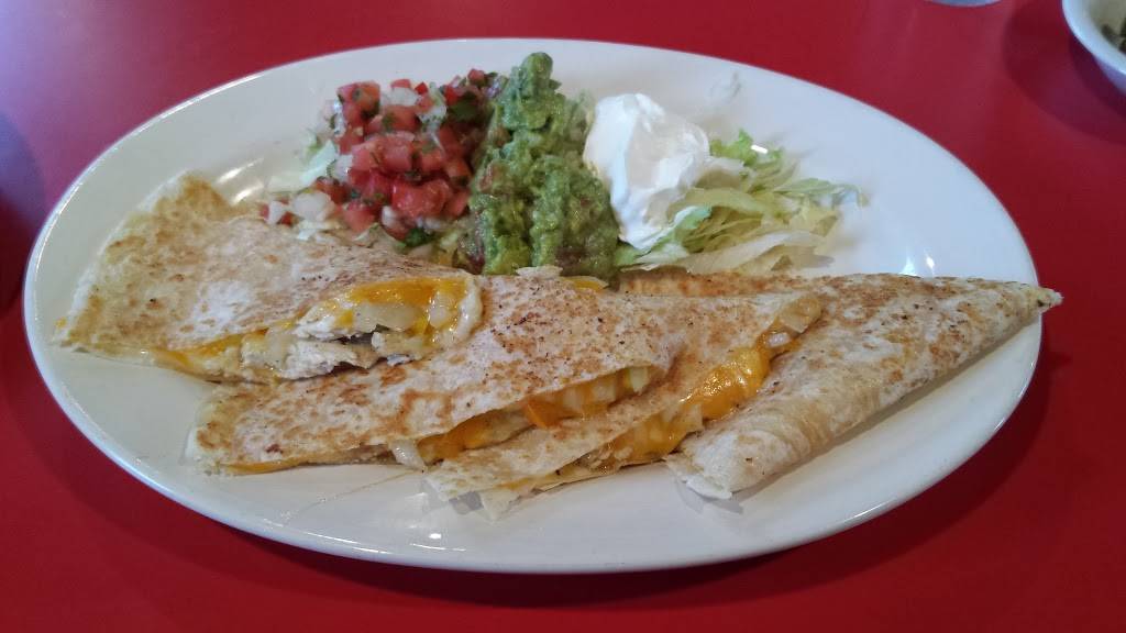 Lolas on the River | restaurant | 1504 Rainbow Dr B, Gadsden, AL 35901, USA | 2564674109 OR +1 256-467-4109