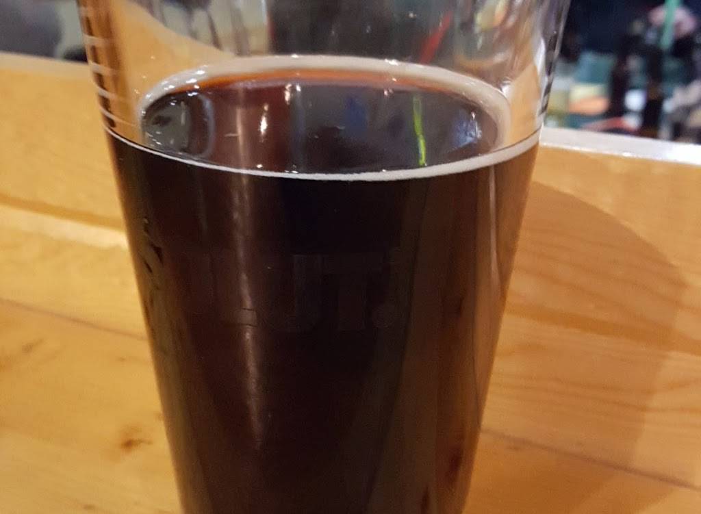 Uncle Mikes M Pour E Yum | restaurant | 736 Rodeo Dr, Hudson, WI 54016, USA | 7156902525 OR +1 715-690-2525