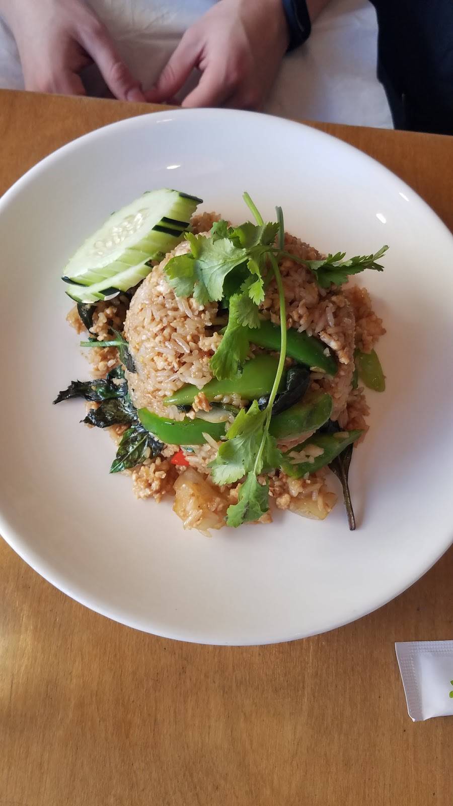 Dib Sushi Bar and Thai Cuisine | restaurant | 1025 W Lawrence Ave, Chicago, IL 60640, USA | 7735610200 OR +1 773-561-0200