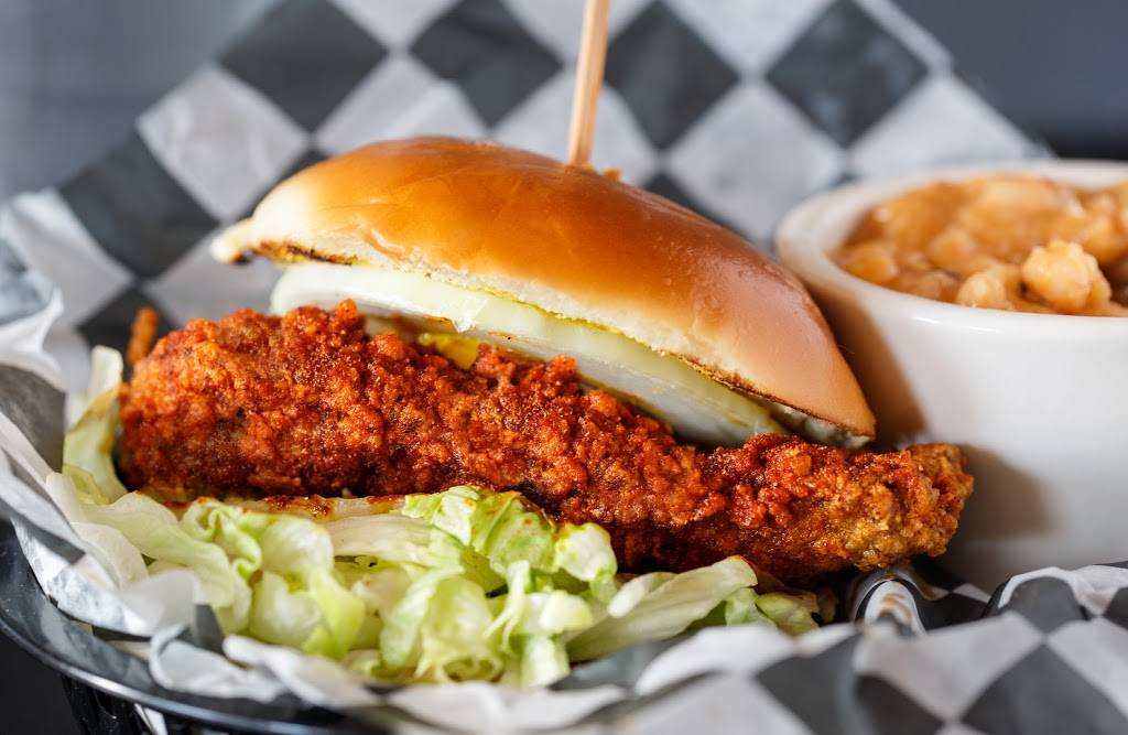 Crisp Kitchen + Bar | restaurant | 1837 1st St NW, Washington, DC 20001, USA | 2028539115 OR +1 202-853-9115