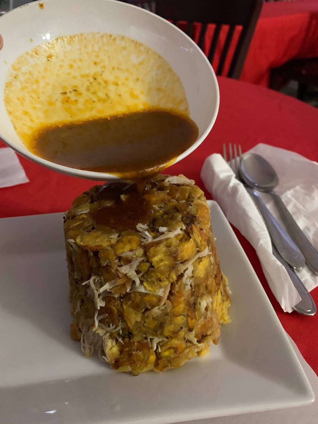 Cristinas Restaurant | restaurant | 450 S 7th St, Reading, PA 19602, USA | 6107360329 OR +1 610-736-0329