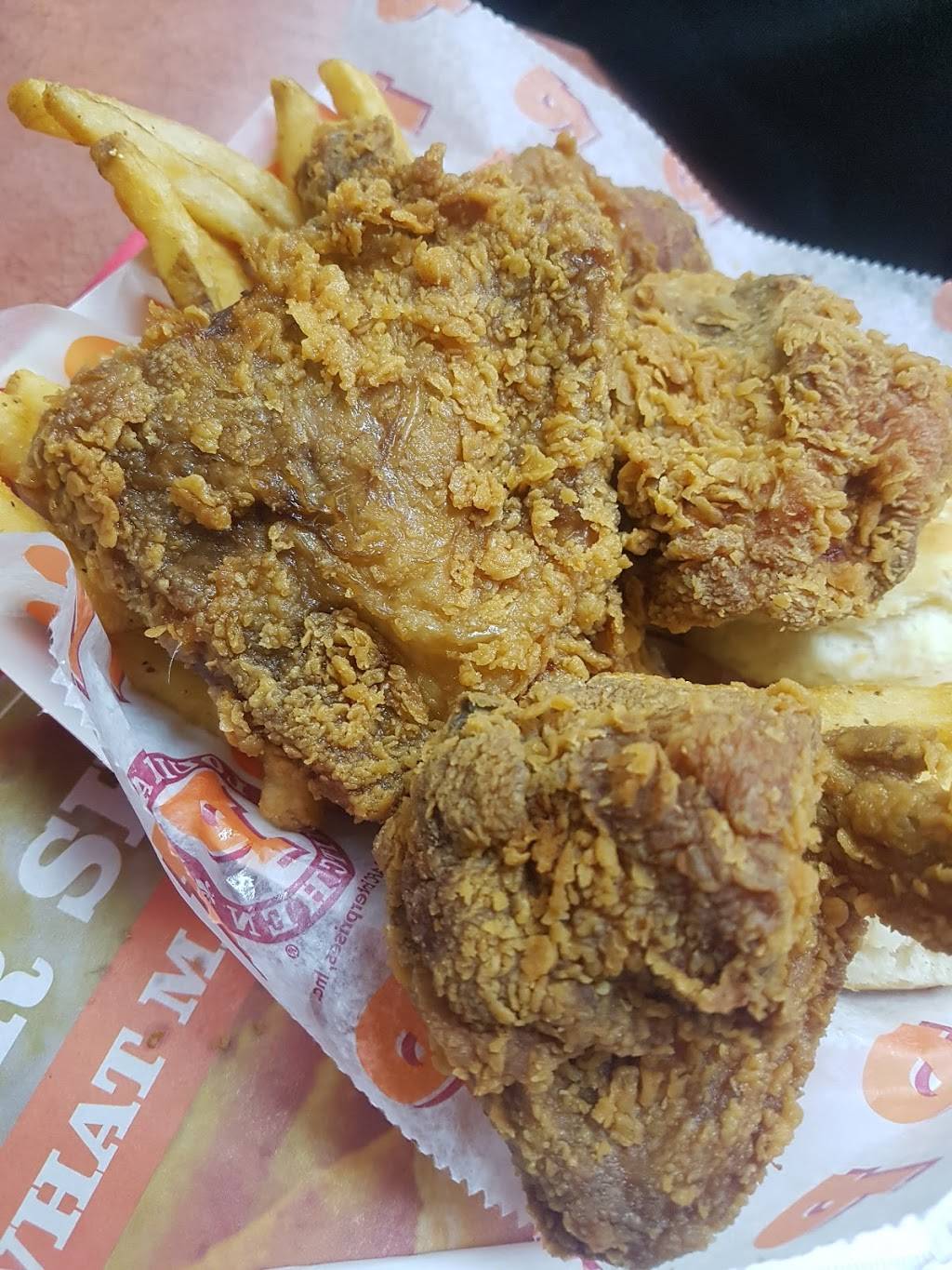 Popeyes Louisiana Kitchen | restaurant | 3865 Jane St, North York, ON M3N 2K1, Canada | 4166361786 OR +1 416-636-1786
