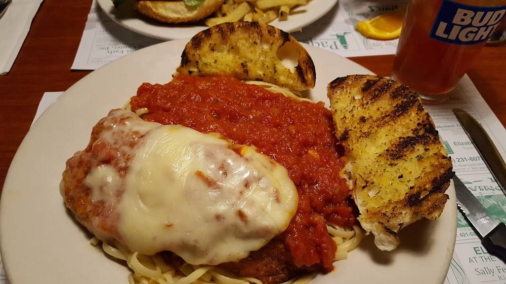 Family Ties | restaurant | 221 Main Rd, Tiverton, RI 02878, USA | 4016242321 OR +1 401-624-2321