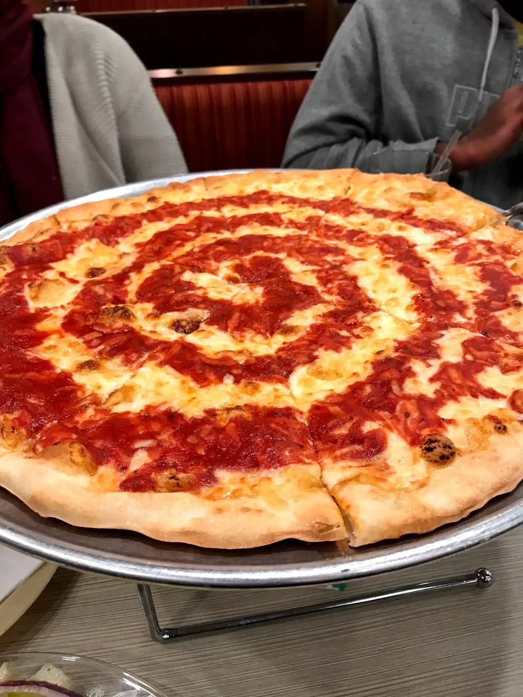 Grotto Pizza | restaurant | 110 East St, Camden, DE 19934, USA | 3029225655 OR +1 302-922-5655