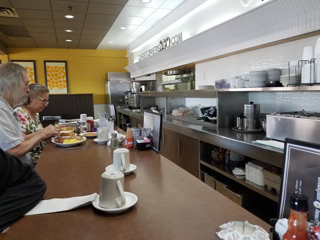 Christophers Restaurant | restaurant | 691 N York St, Elmhurst, IL 60126, USA | 6305301890 OR +1 630-530-1890