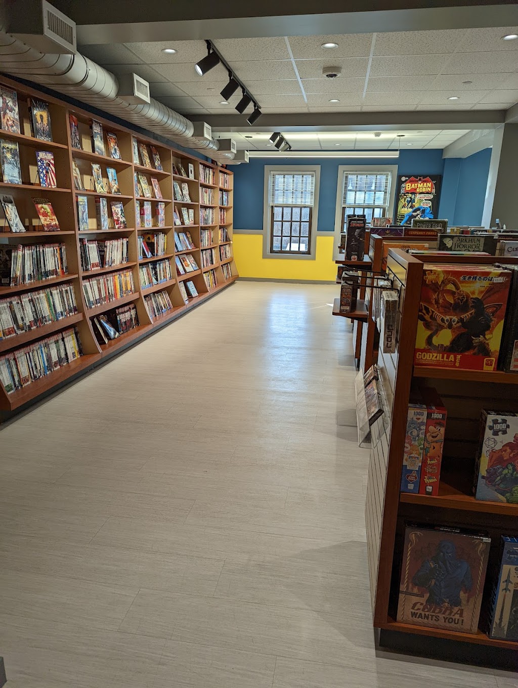 Omars World of Comics | restaurant | 20 Waltham St, Lexington, MA 02421, USA | 7814576986 OR +1 781-457-6986