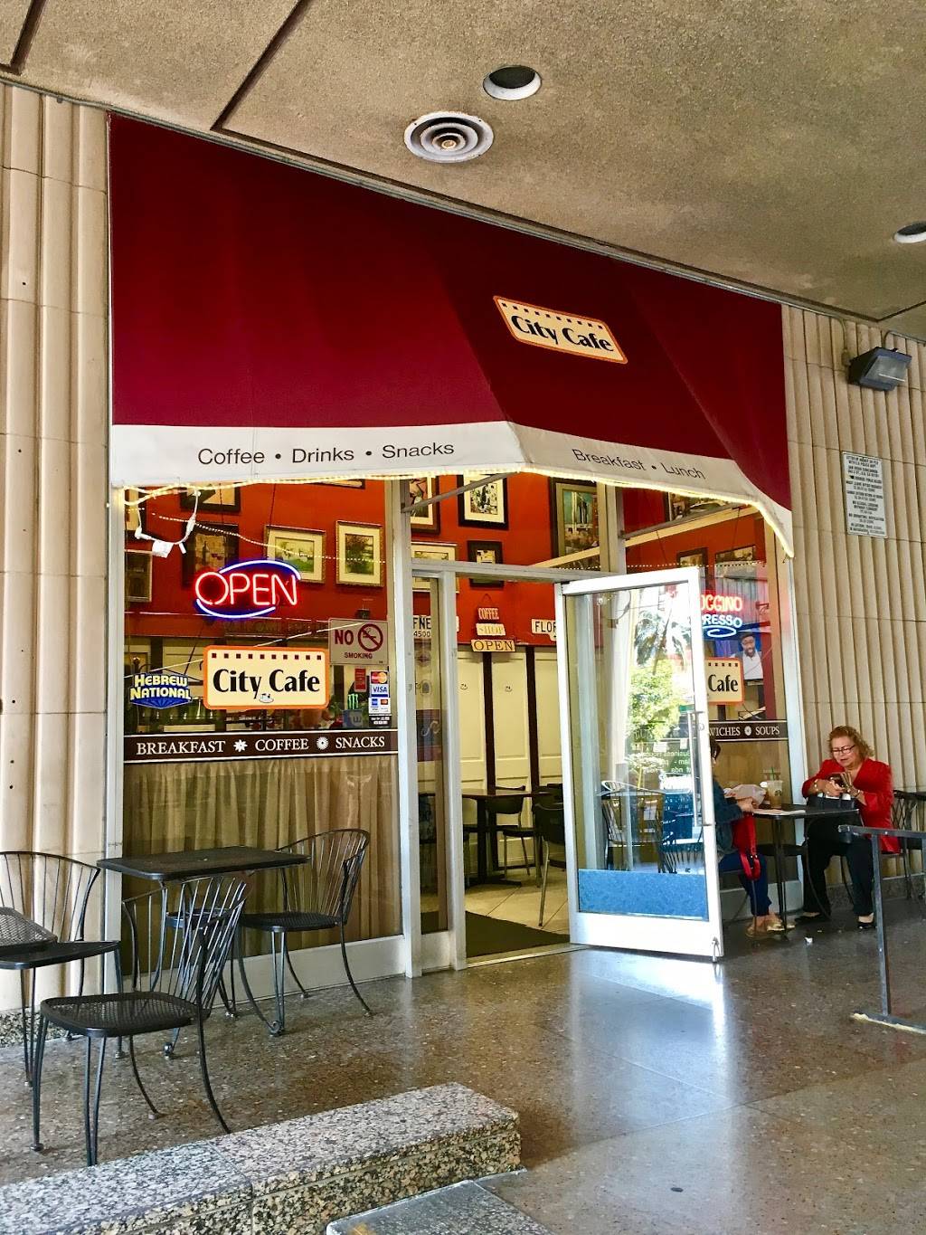 City Cafe | restaurant | 202 C St, San Diego, CA 92101, USA | 6192377879 OR +1 619-237-7879