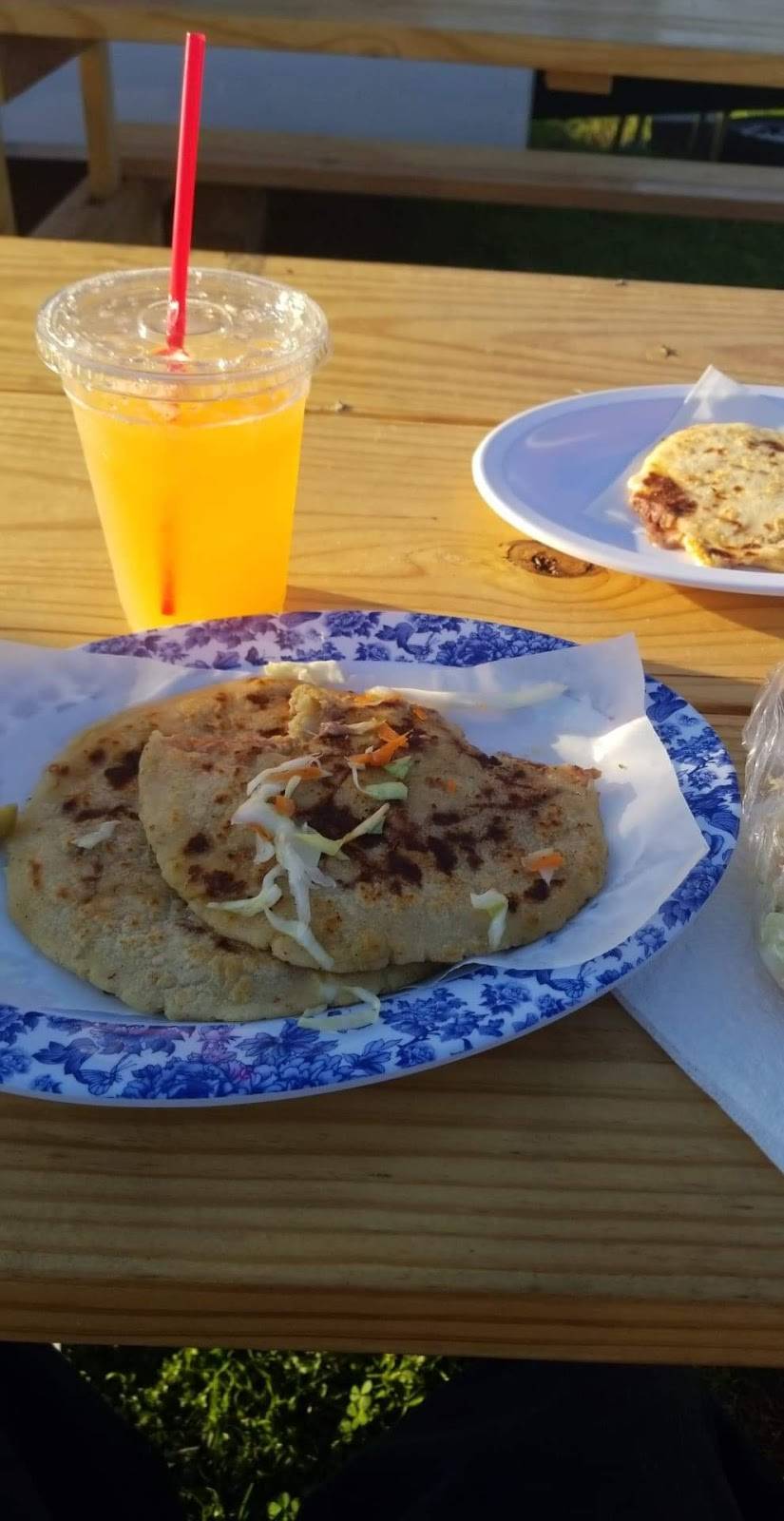 PUPUSERIA SALAZAR | restaurant | 300 US-290, Elgin, TX 78621, USA | 5127314814 OR +1 512-731-4814