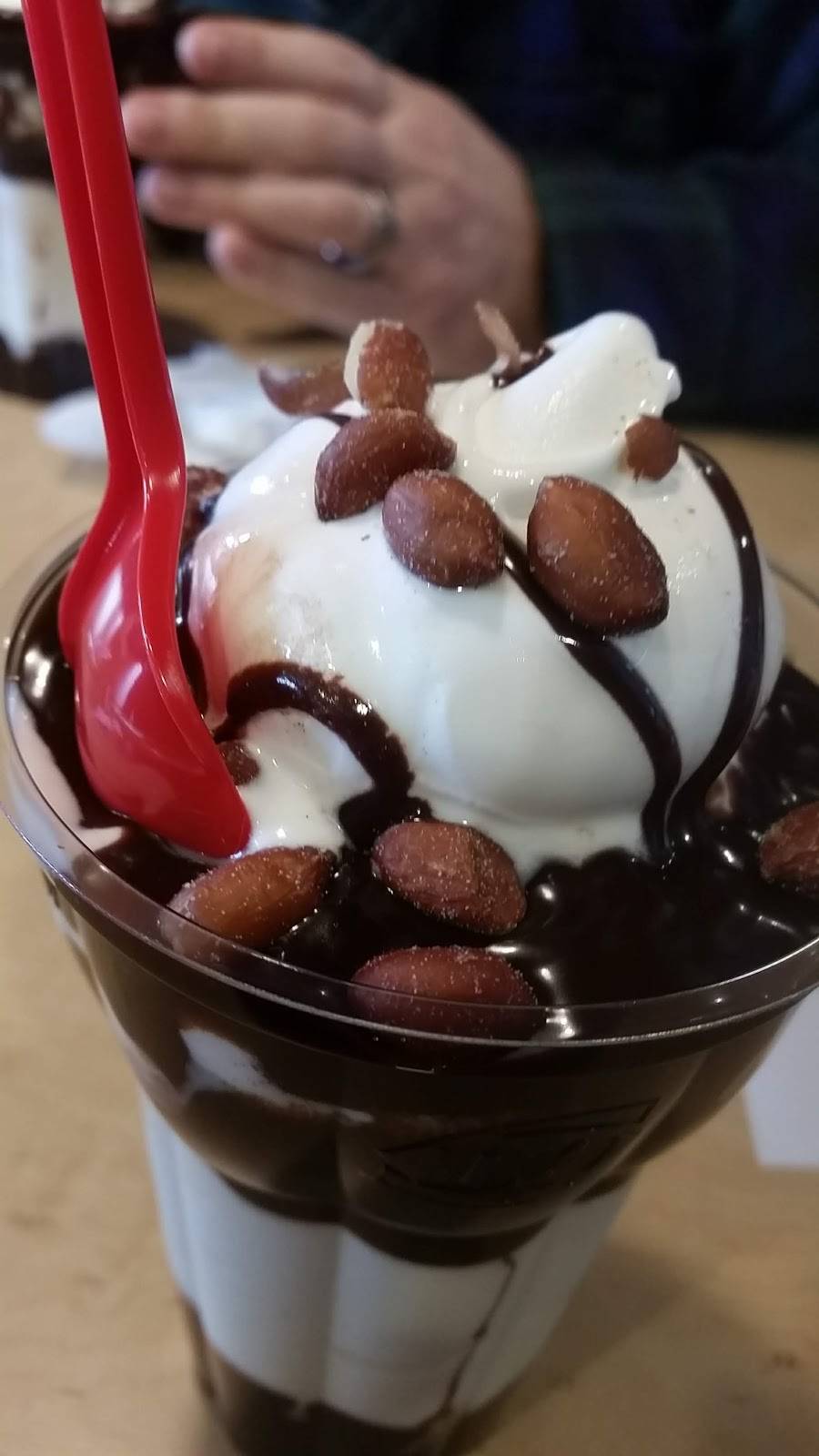 Dairy Queen Grill & Chill | restaurant | 22520 Midland Dr, Shawnee, KS 66226, USA | 9135436009 OR +1 913-543-6009