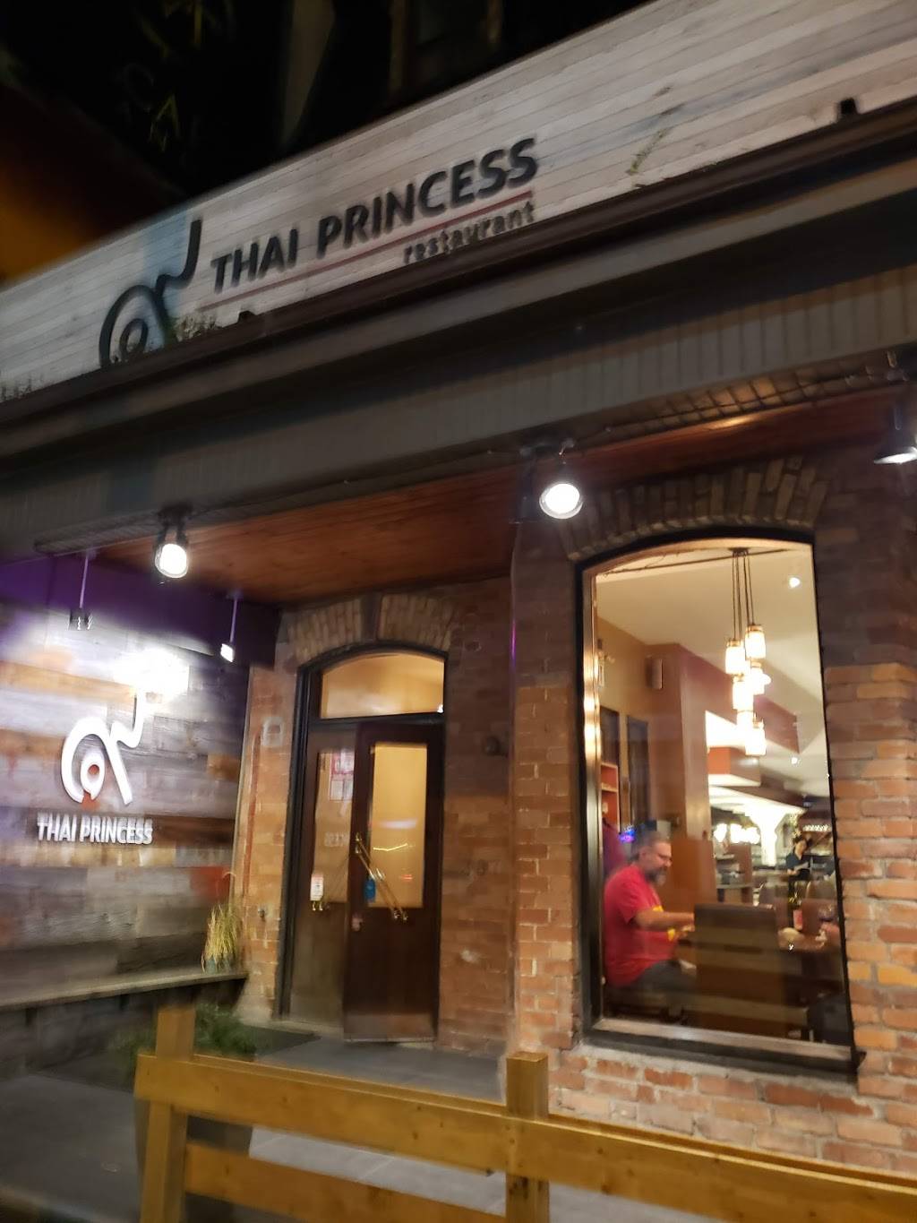 Thai Princess Restaurant | restaurant | 387 King St W, Toronto, ON M5V 1K1, Canada | 4169778222 OR +1 416-977-8222