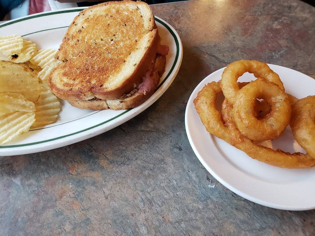 Foot of the Mountain Restaurant | restaurant | 14191 Buchanan Trail W, Mercersburg, PA 17236, USA | 7173282960 OR +1 717-328-2960