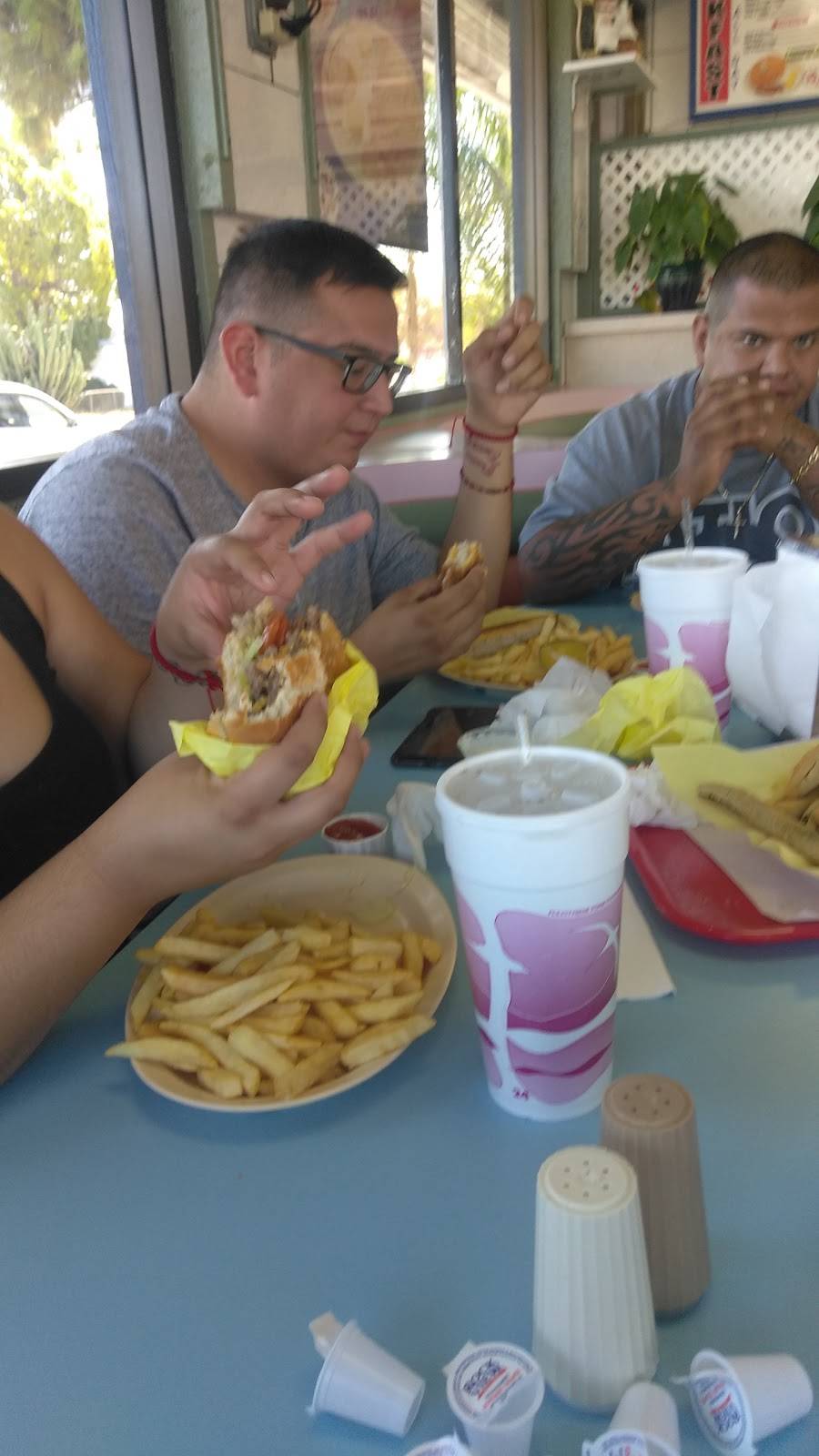 Toms Original Super Burgers | restaurant | 201 W Foothill Blvd, Rialto, CA 92376, USA | 9098202354 OR +1 909-820-2354