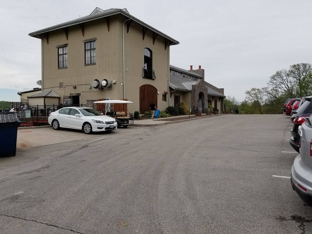 Chandler Hill Winery | restaurant | 596 Defiance Rd, Defiance, MO 63341, USA | 6367982675 OR +1 636-798-2675