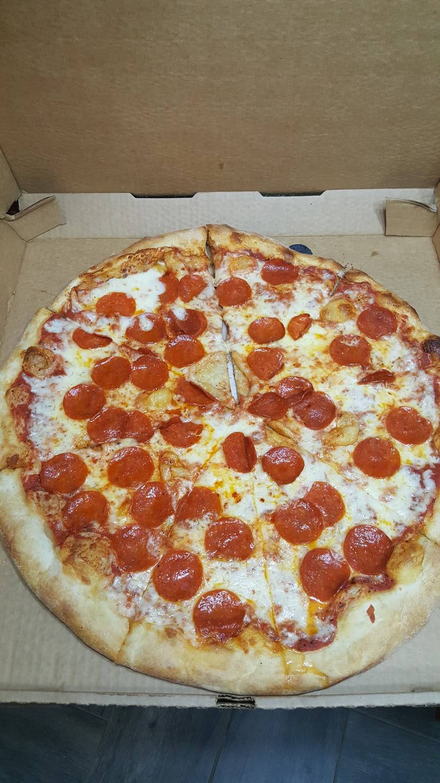 Primo Pizza | restaurant | 226 E Main St, Clayton, NC 27520, USA | 9193593515 OR +1 919-359-3515