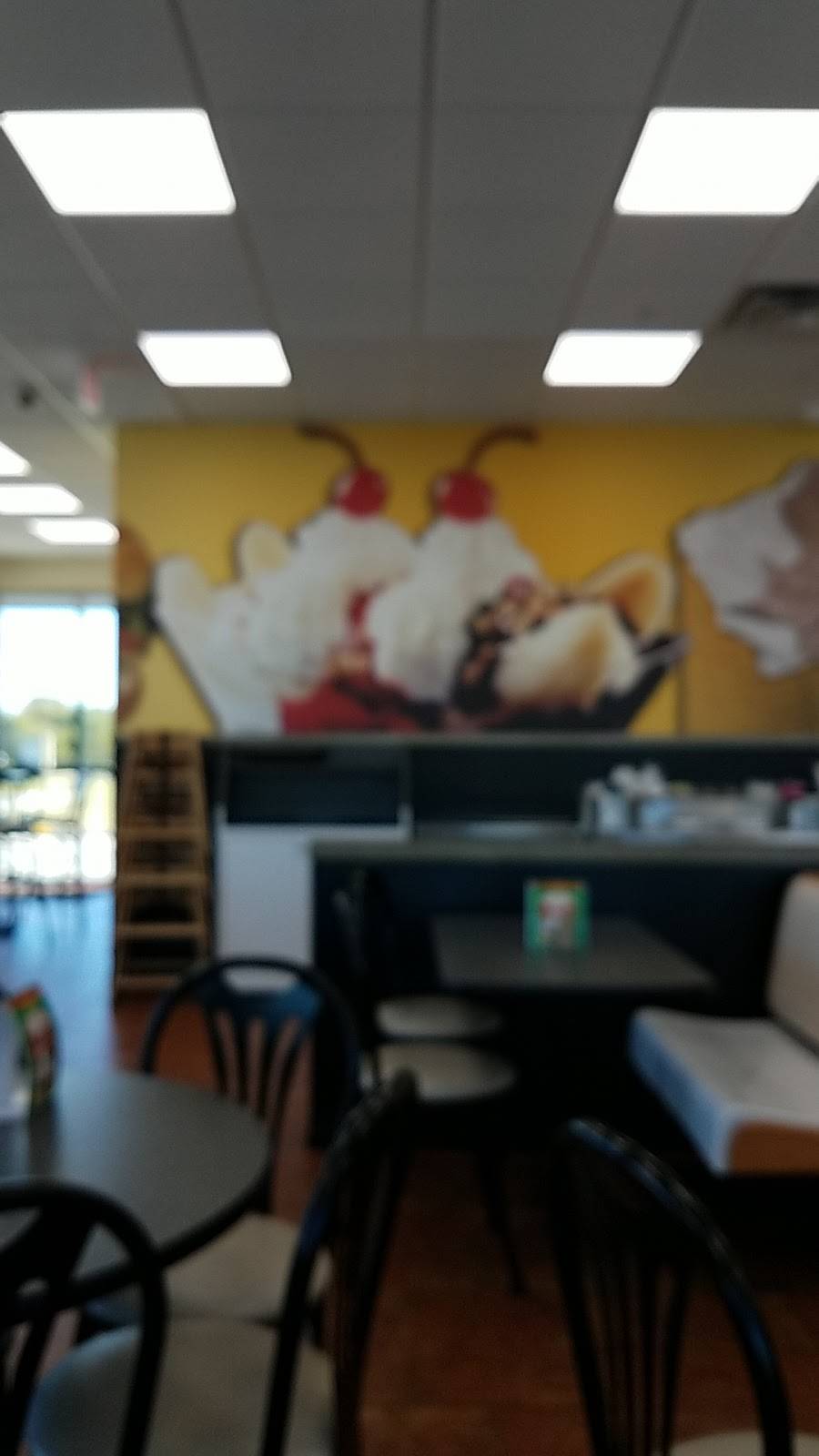 Braums Burger & Ice Cream Restaurant | restaurant | 740 SW 119th St, Oklahoma City, OK 73170, USA | 4056918962 OR +1 405-691-8962