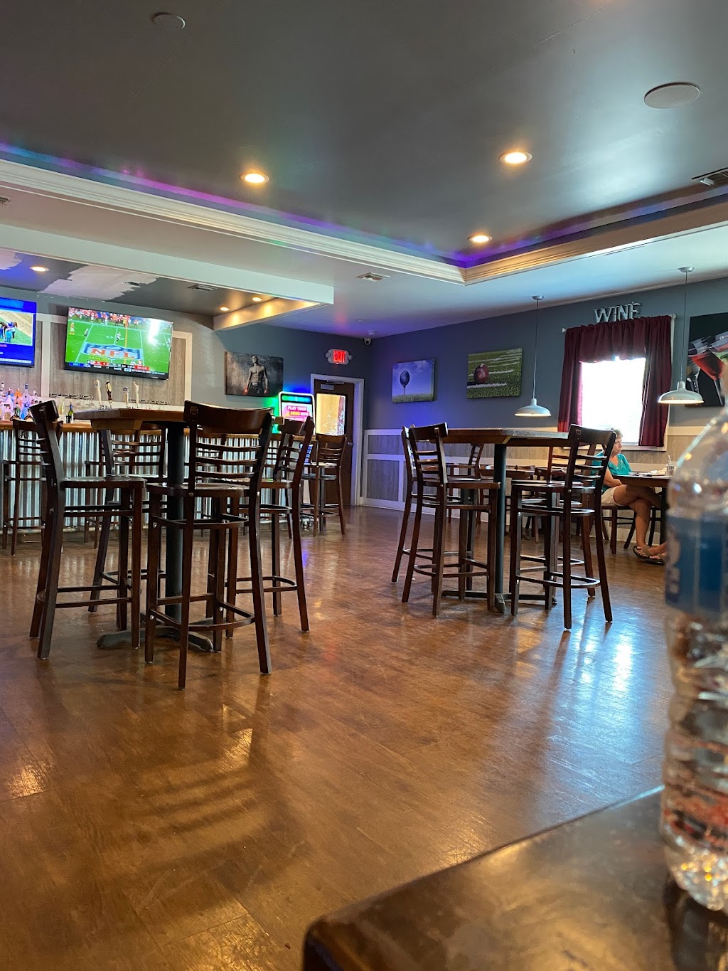 Hammers Bar & Grill | restaurant | 2 Sassafrass Rd, Warwick, MD 21912, USA | 4102754355 OR +1 410-275-4355