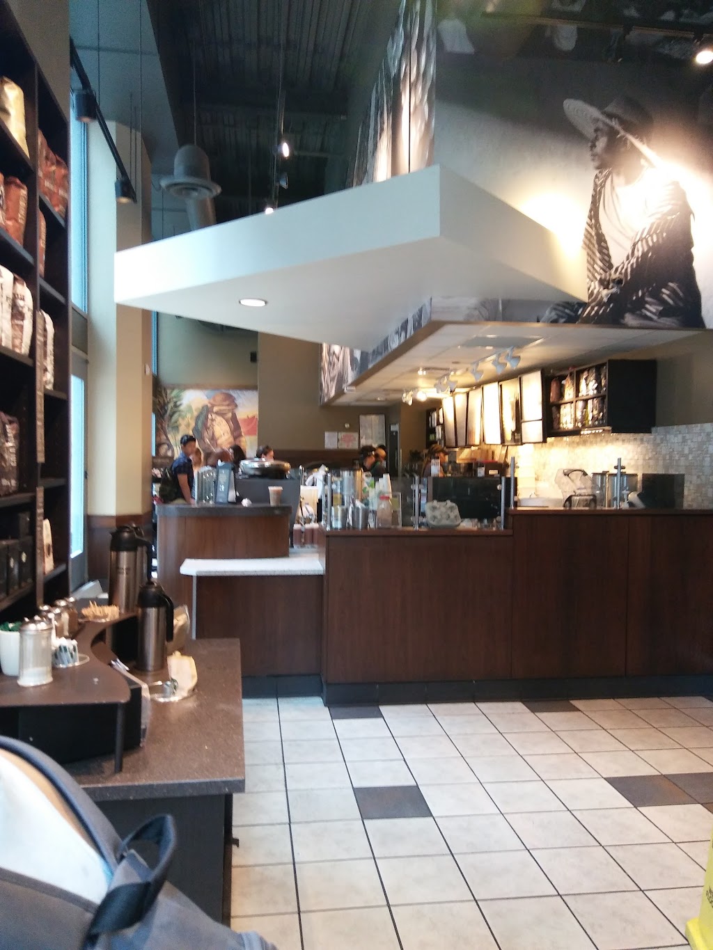 Starbucks | cafe | 303 West Madison, Chicago, IL 60606, USA | 3127819845 OR +1 312-781-9845