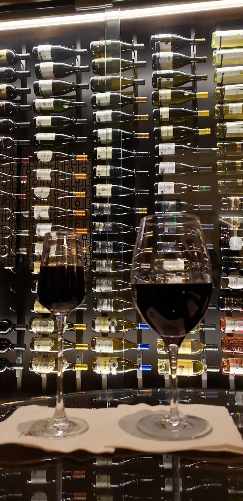 Cueva | restaurant | 1777 Walker St, Houston, TX 77010, USA | 7136541777 OR +1 713-654-1777