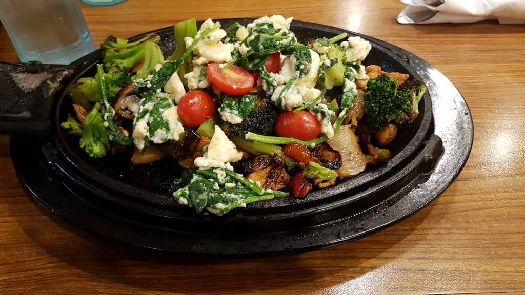 Dennys | restaurant | 1121 N Parkway Dr, Fresno, CA 93728, USA | 5592337811 OR +1 559-233-7811