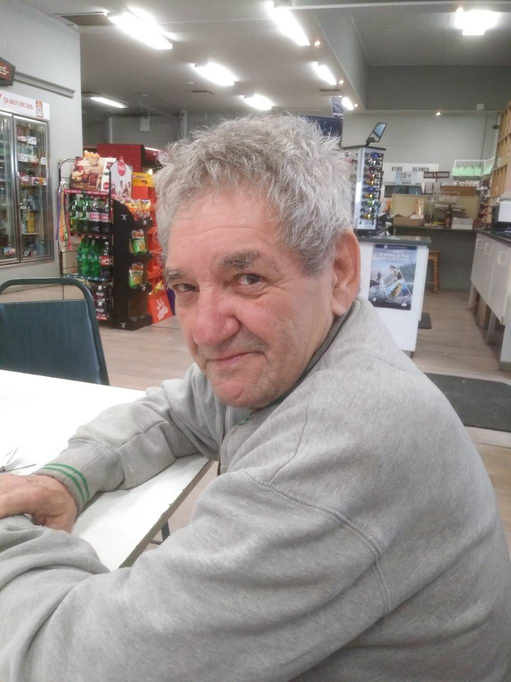 Restaurant-Depanneur LEscale | restaurant | 370 Route Marie-Victorin, Baie-du-Febvre, QC J0G 1A0, Canada | 4507836162 OR +1 450-783-6162