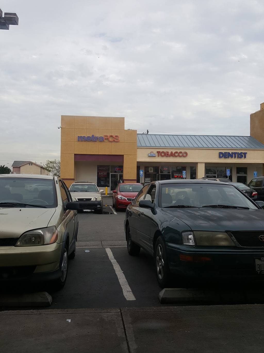 Central Fish Market | restaurant | 1724 Rosecrans Ave, Compton, CA 90220, USA | 3105375126 OR +1 310-537-5126