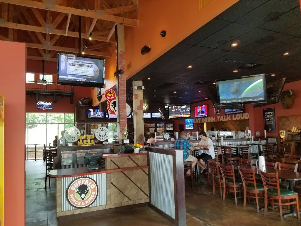 Buffalo Wings & Rings | restaurant | 16715 Orchard Stone Run, Charlotte, NC 28277, USA | 7045439464 OR +1 704-543-9464
