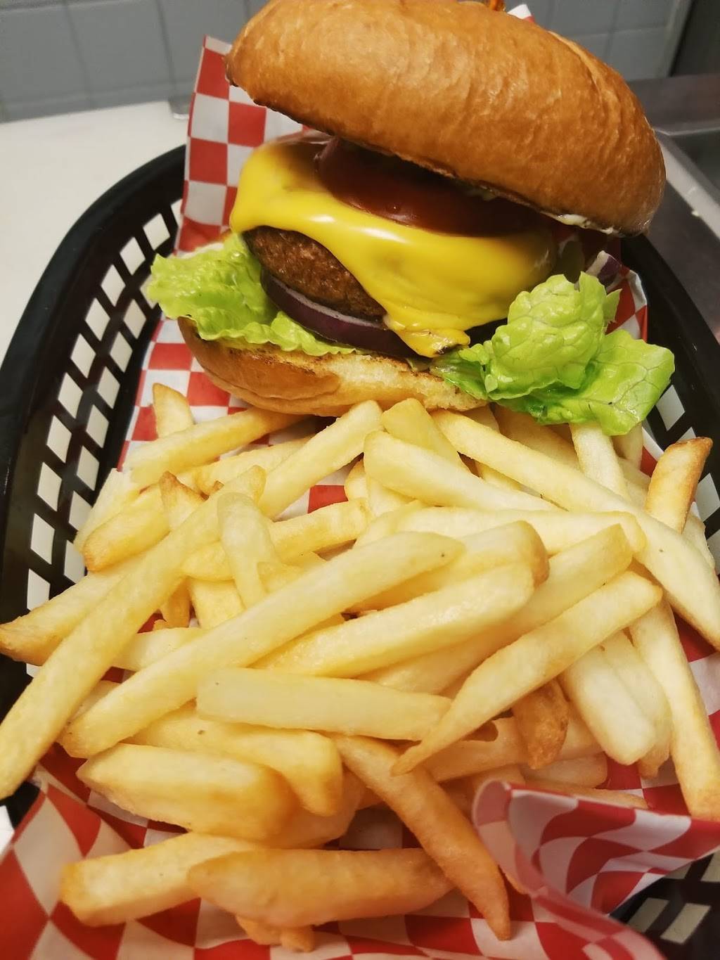 The Green Table | restaurant | 3390 Tampa Rd, Palm Harbor, FL 34684, USA | 7277891931 OR +1 727-789-1931