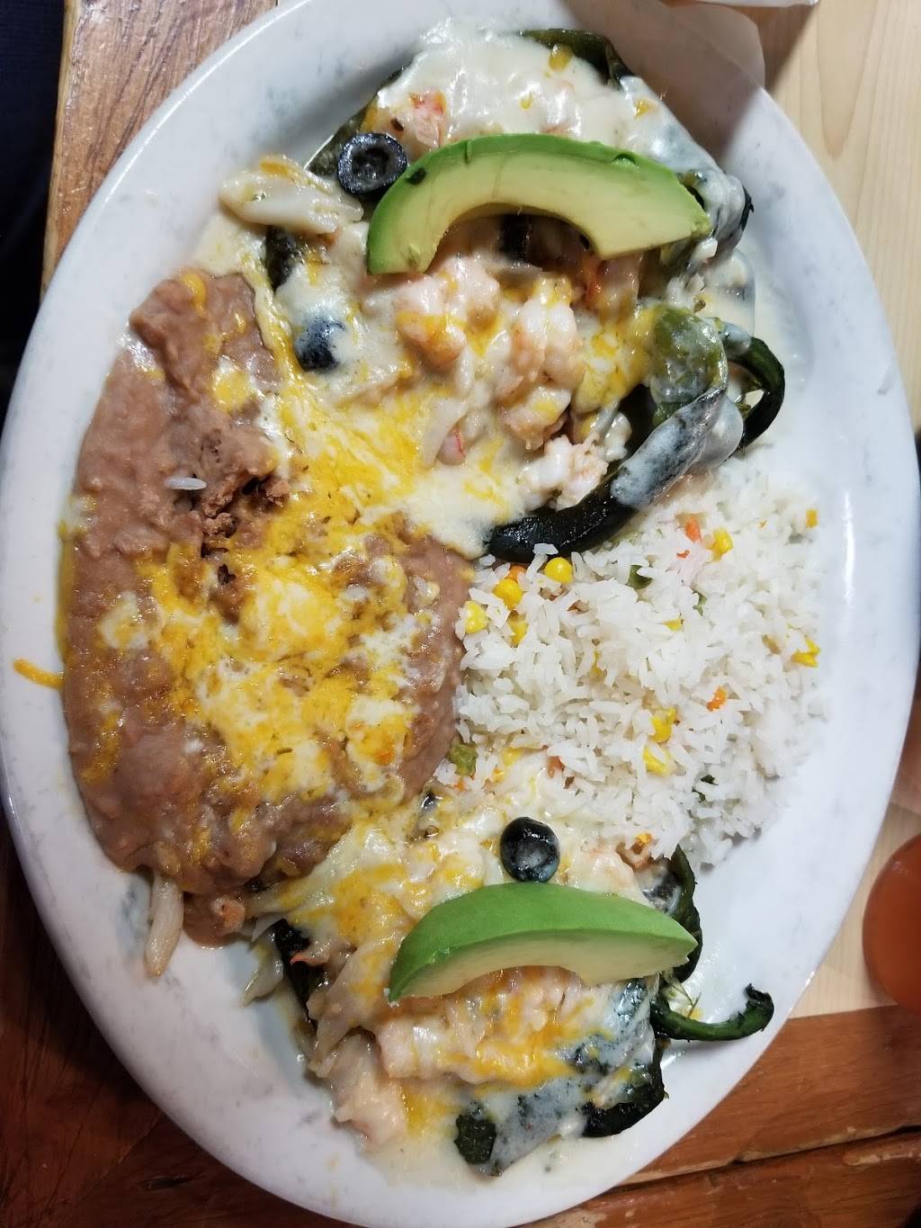 Iguanas Grill and Cantina | restaurant | 6401 White Ln, Bakersfield, CA 93309, USA | 6613817576 OR +1 661-381-7576