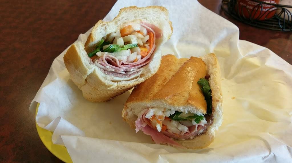 Ba Le Restaurant | restaurant | 2240 Browning Dr, Arlington, TX 76010, USA | 8172740381 OR +1 817-274-0381