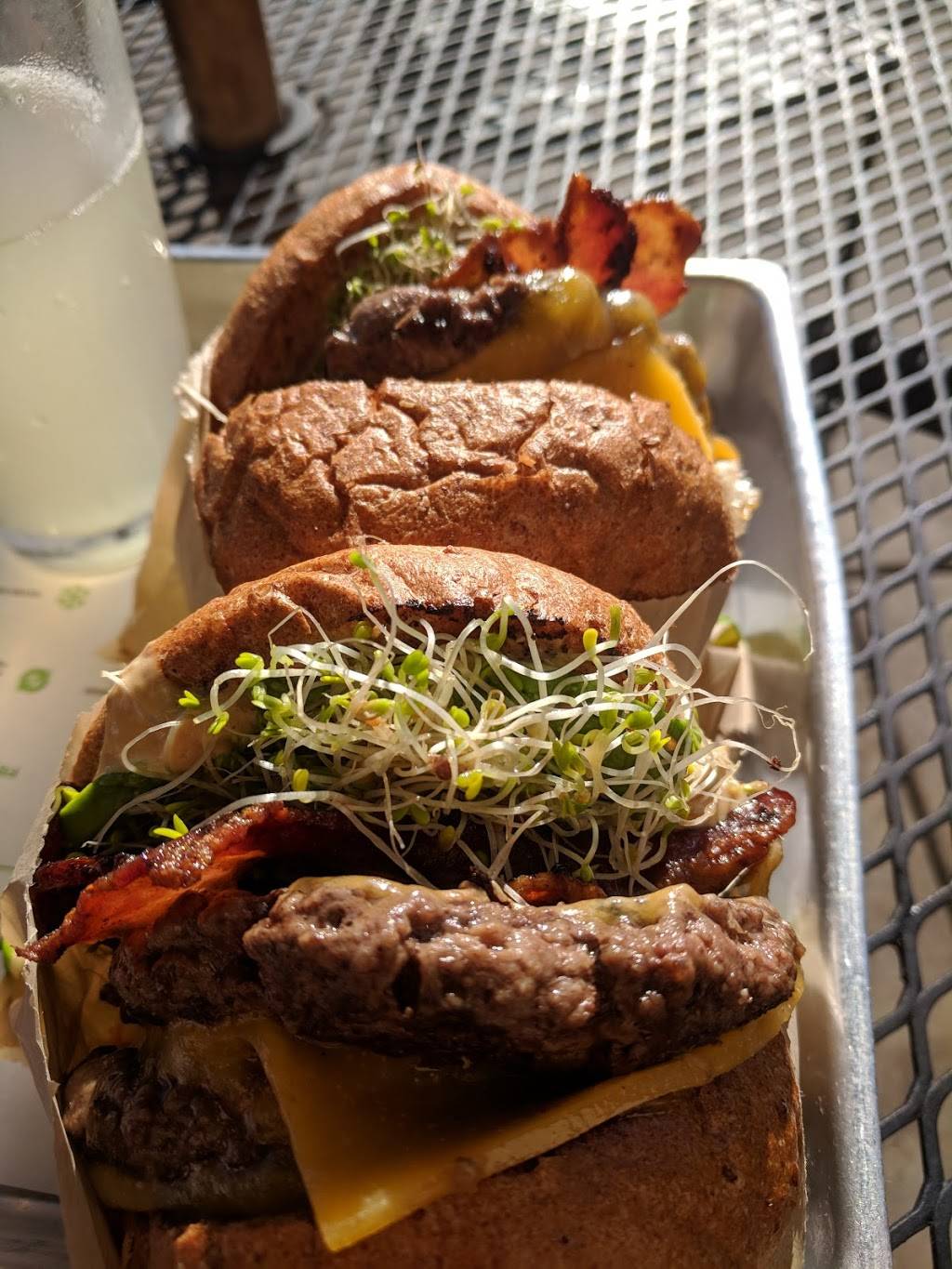 Pure Burger | restaurant | 2641 Gateway Rd, Carlsbad, CA 92009, USA | 7606835101 OR +1 760-683-5101