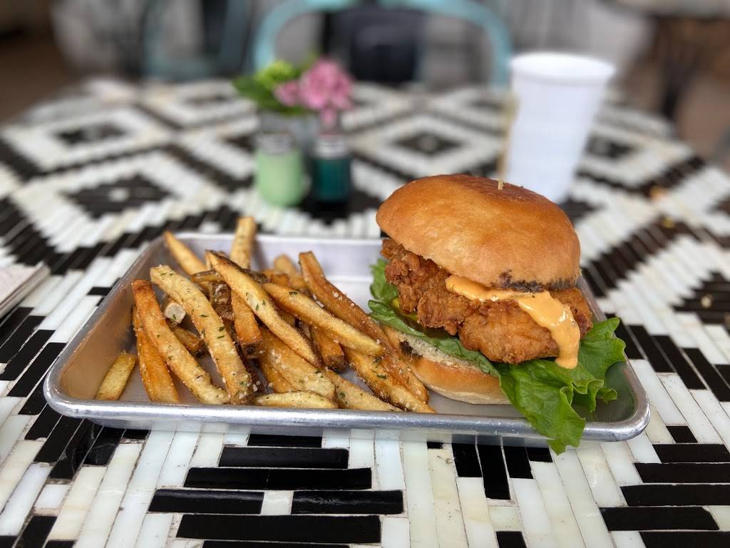 Lolas Street Kitchen | restaurant | 24 E Main St, Midway, UT 84049, USA | 4356713970 OR +1 435-671-3970