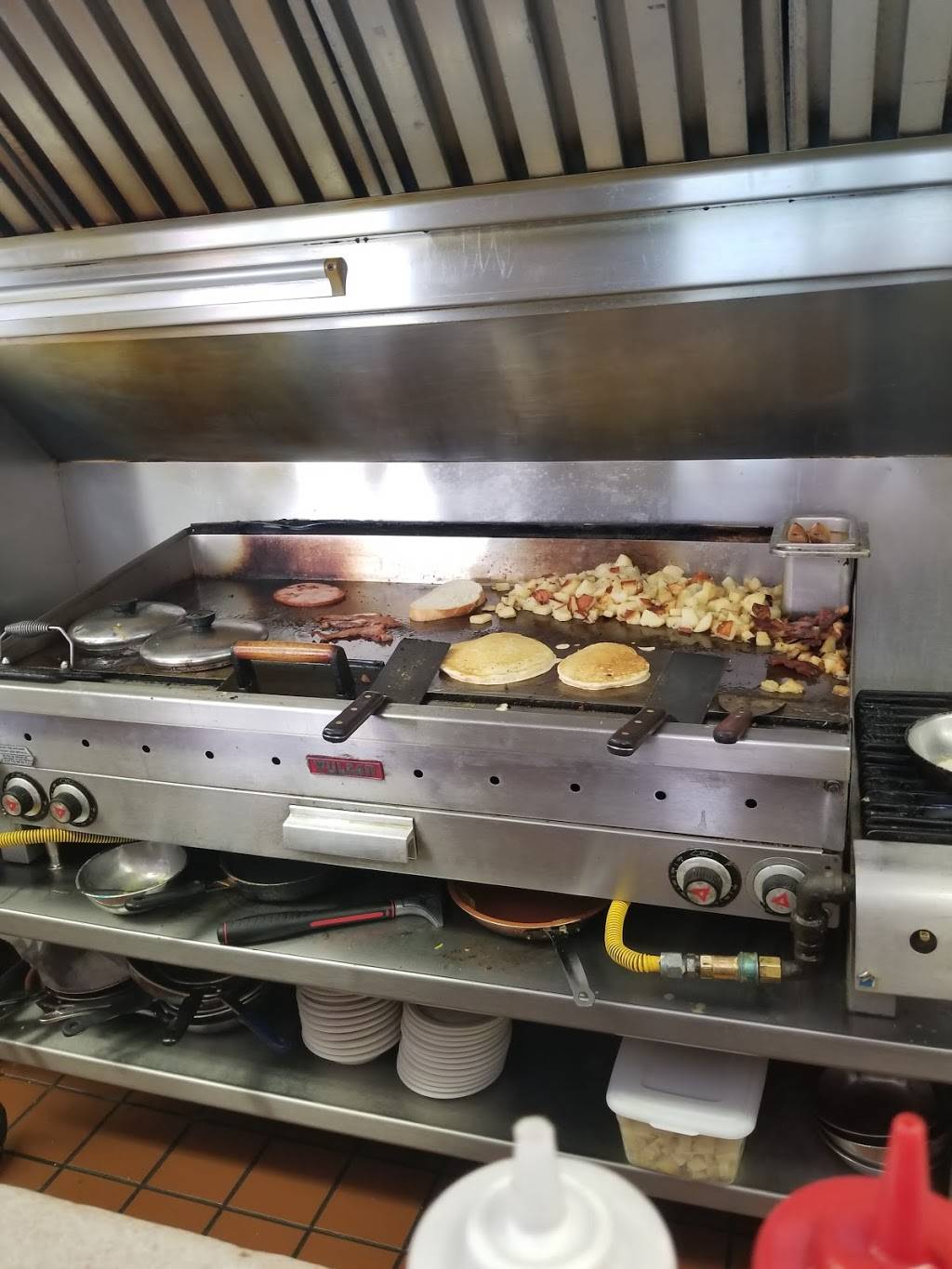 Johnnys Diner | restaurant | 1900 Woodville Ave, Pittsburgh, PA 15220, USA | 4129222900 OR +1 412-922-2900