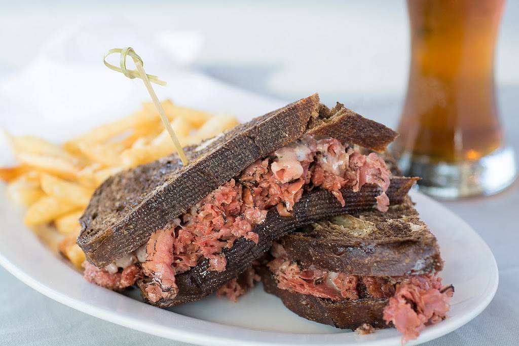 Capn Jacks Restaurant | restaurant | 706 Succotash Rd, Wakefield, RI 02879, USA | 4017894556 OR +1 401-789-4556